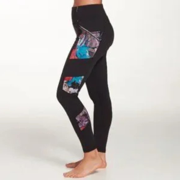 CALIA by Carrie Underwood Pants - CALIA by Carrie Underwood Essential Mesh Leggings Size XS Black Pockets